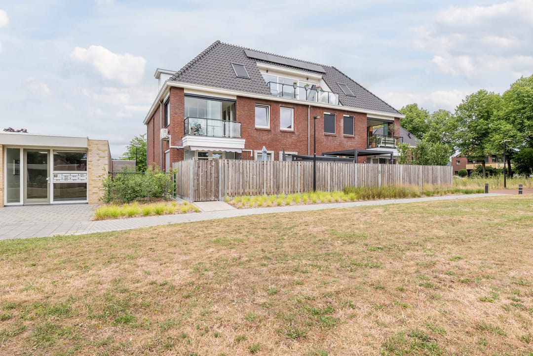 Photo 32 of Nieuwendijk 28-G
