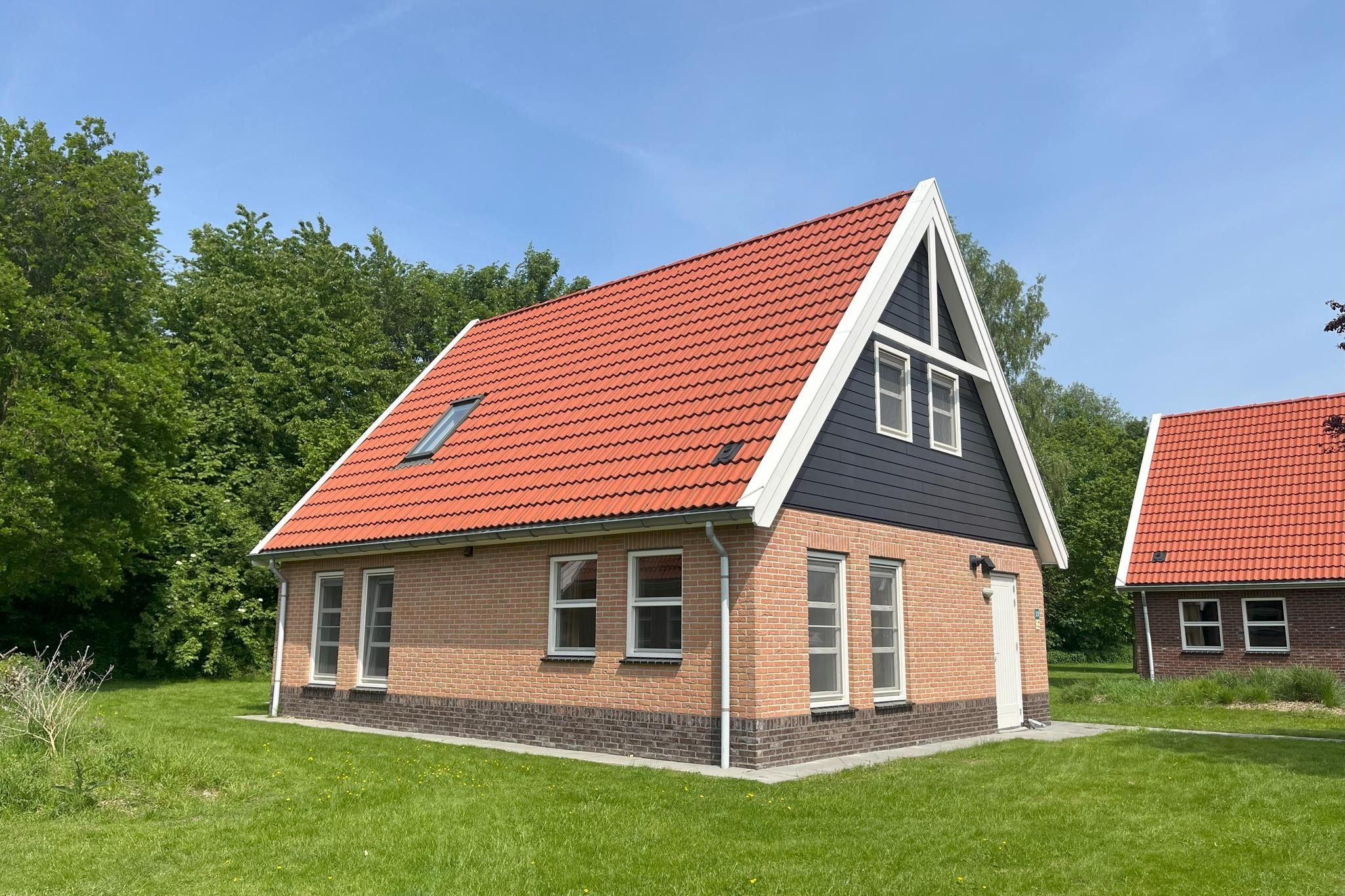 2-bedroom freehold villa in Biddinghuizen — photo 1 of 5