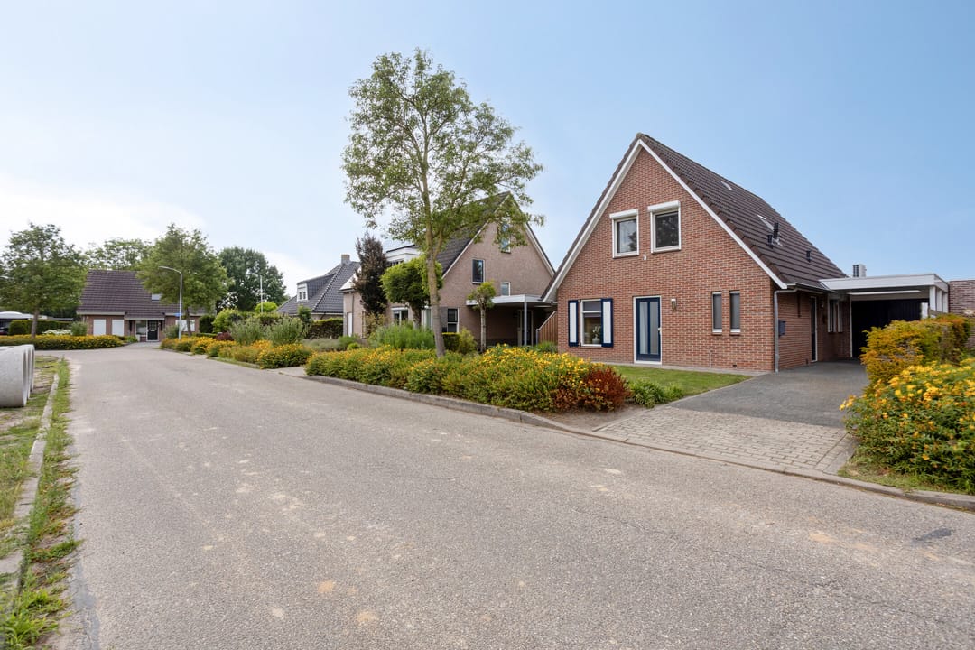 Photo 37 of Oranjestraat 84