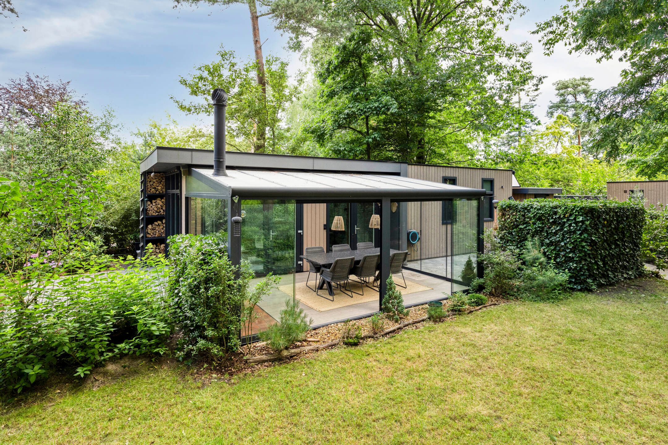 2-bedroom freehold villa in Lunteren — photo 1 of 5