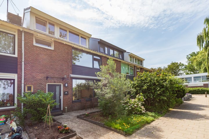 Tussenwoning te koop: Pampusstraat 45, Rijsenhout