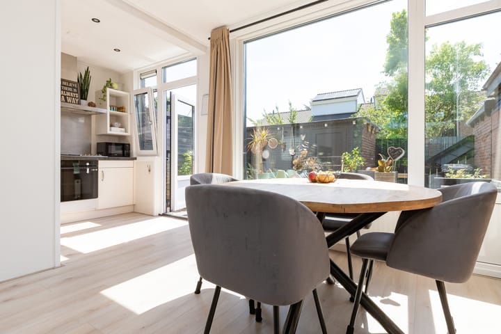 Tussenwoning te koop: Pampusstraat 45, Rijsenhout