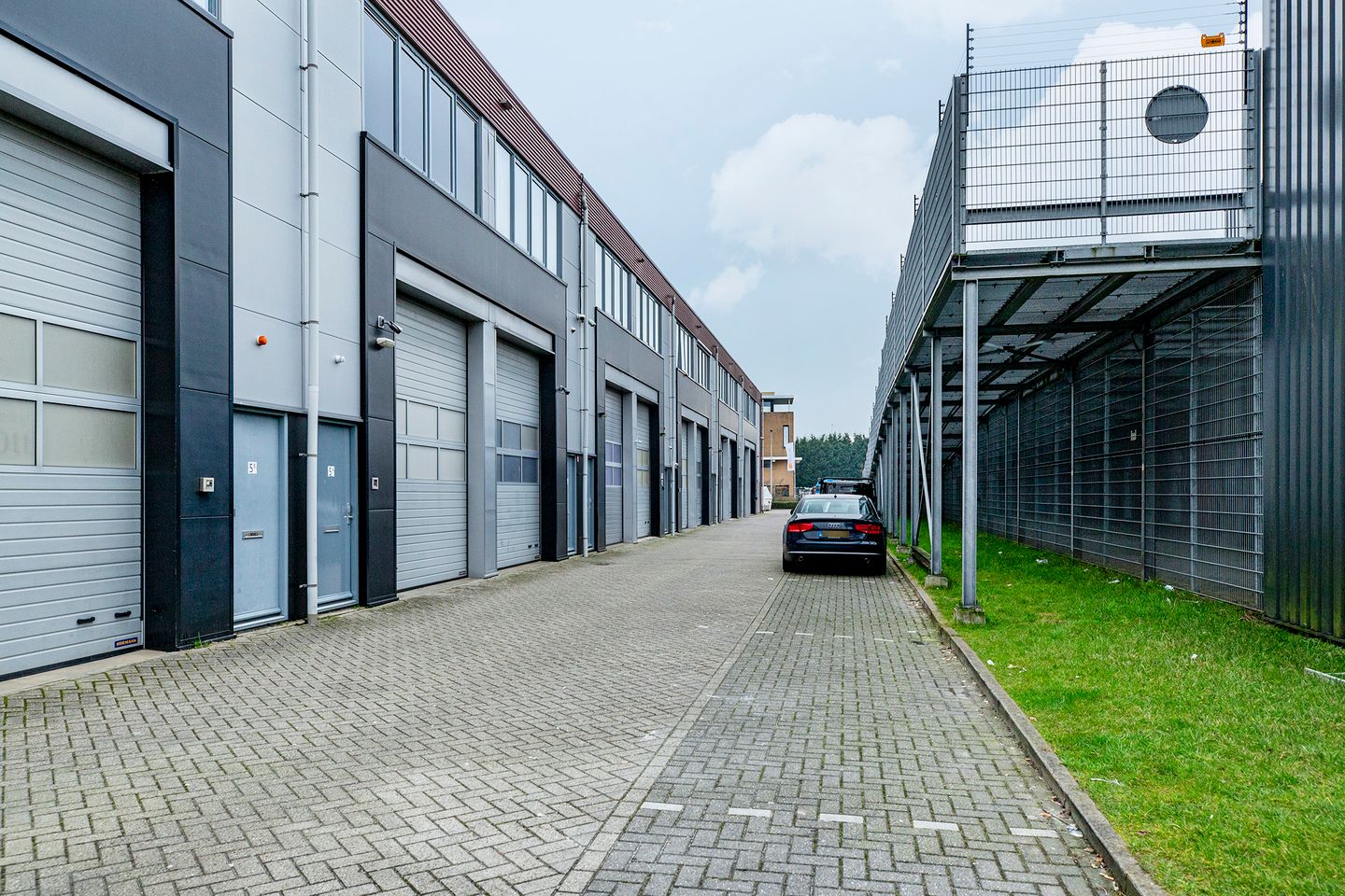 View photo 2 of Arnhemseweg 3