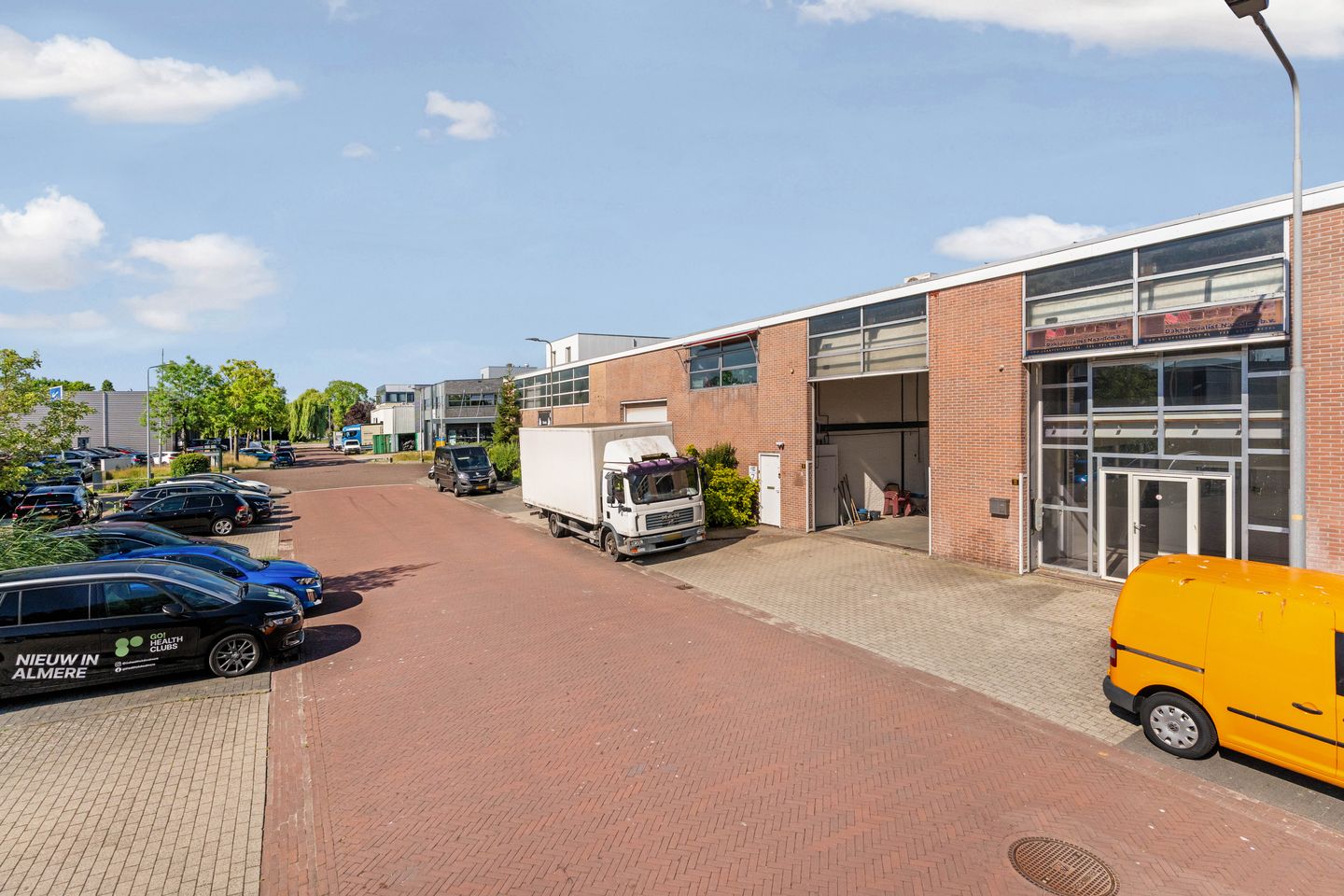 Bekijk foto 2 van Bronsstraat 9-11