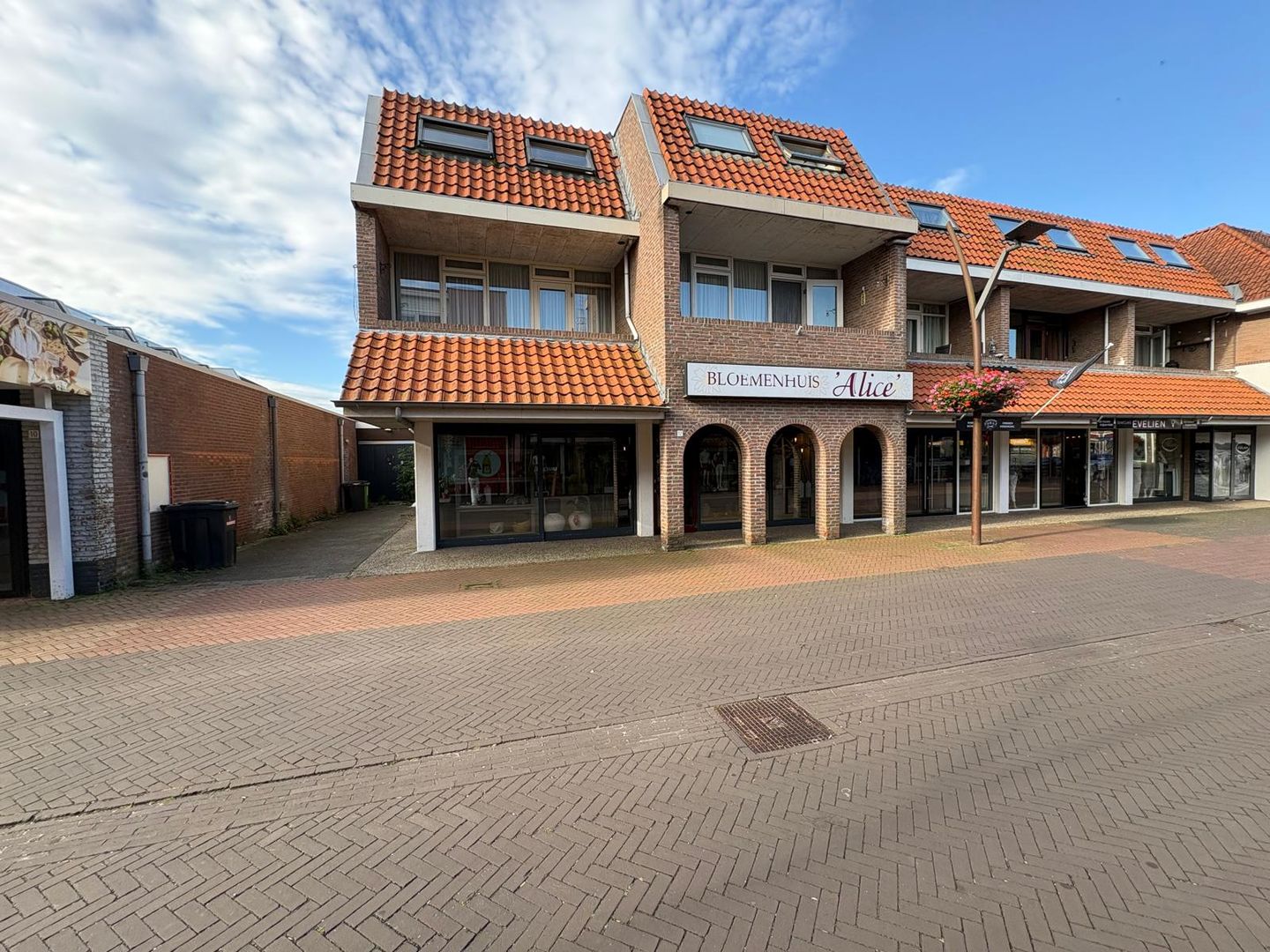 View photo 1 of Marktstraat 12