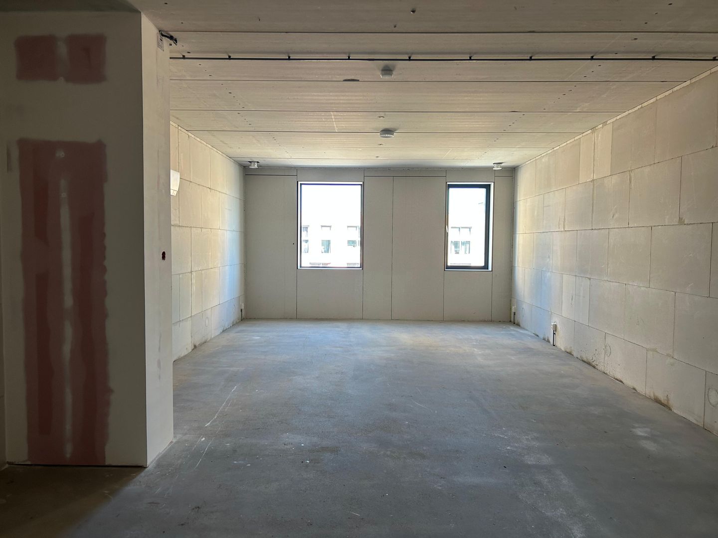View photo 4 of Treubstraat 21-U301