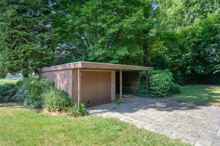 Twee-onder-één-kap te koop: Metelerkampweg 35, Leuvenheim