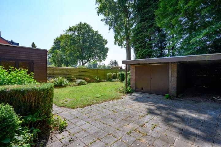 Twee-onder-één-kap te koop: Metelerkampweg 35, Leuvenheim