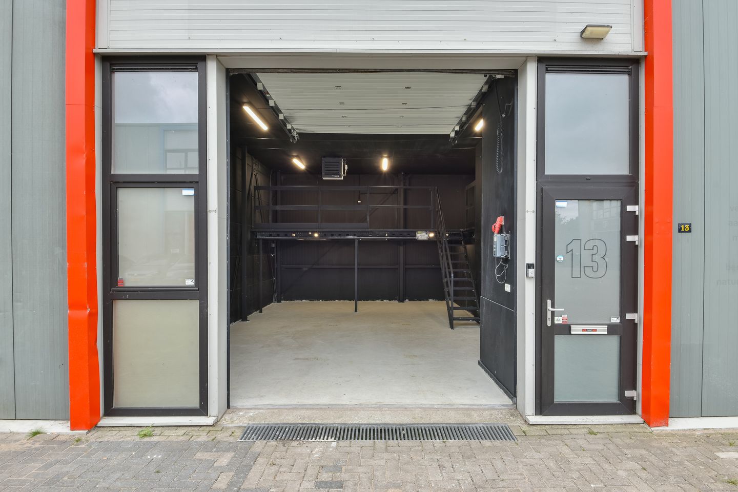 Bekijk foto 4 van Installatieweg 13