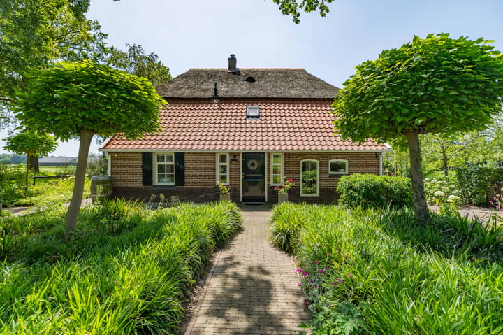 Vrijstaande woning te koop: Dwarsdijk 6, Laren (Ge)