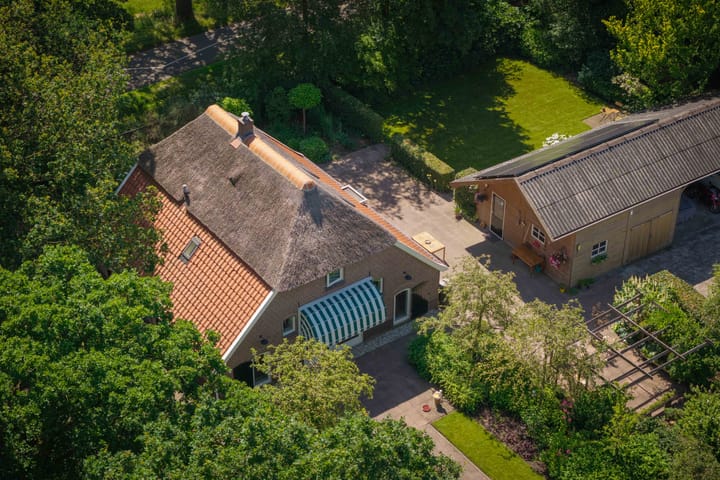 Vrijstaande woning te koop: Dwarsdijk 6, Laren (Ge)