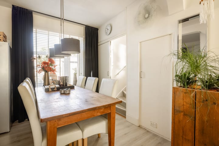 Twee-onder-één-kap te koop: Lindenlaan 17, Zwanenburg
