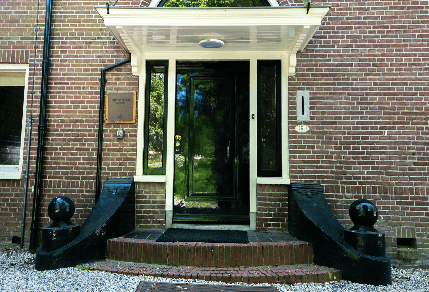 View photo 3 of Rijksstraatweg 18