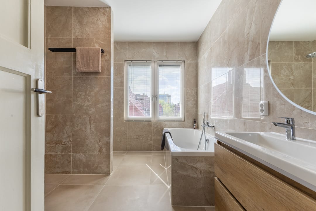 Photo 37 of Adelaarsweg 76