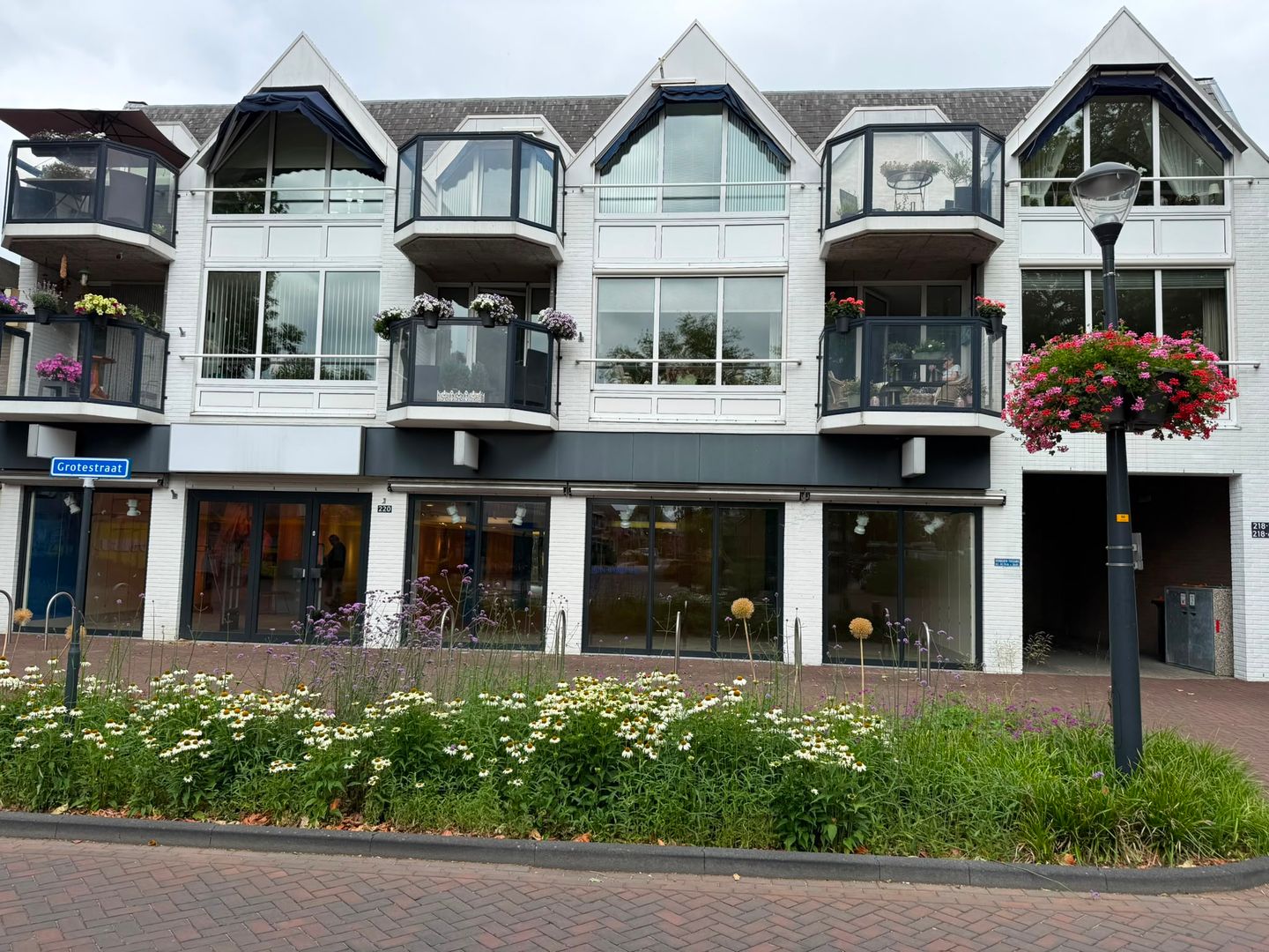 View photo 3 of Grotestraat 220