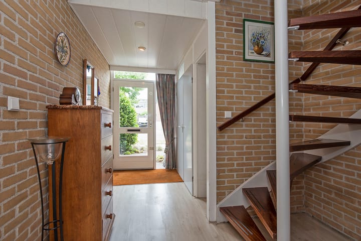 Twee-onder-één-kap te koop: Loweg 4, Hengelo