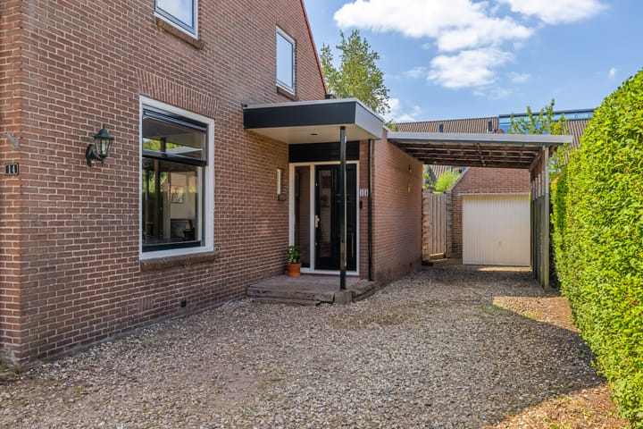 Twee-onder-één-kap te koop: Dr. J.J.F. Steijlingweg 14, Maartensdijk
