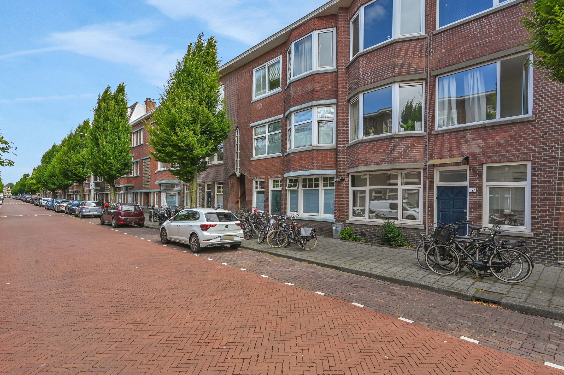 Photo 27 of Stuyvesantstraat 127