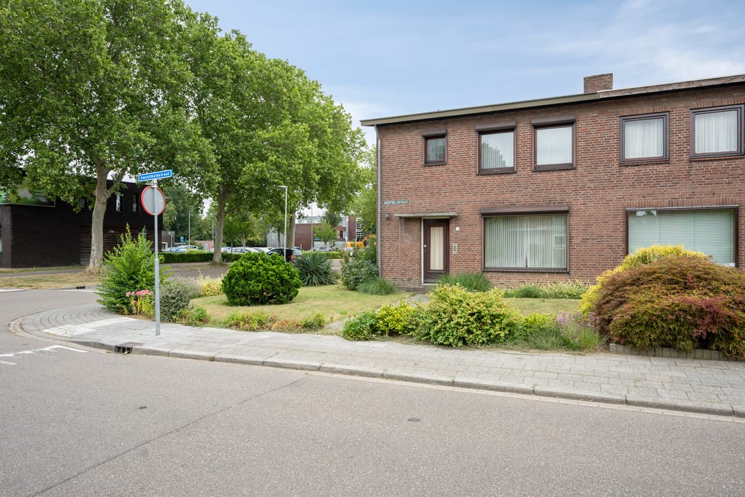Photo 8 of Swentiboldstraat 17