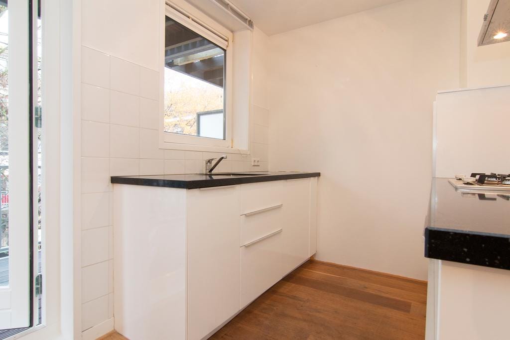 Photo 11 of Burmanstraat 29-2