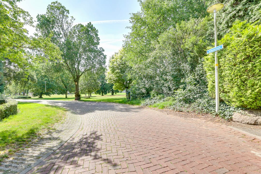 Photo 43 of Schoolstraat 12