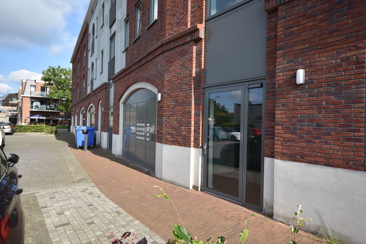 Appartement te koop: Jonkheer Hobbe Baerdt van Sminiaplein 23, Burgum