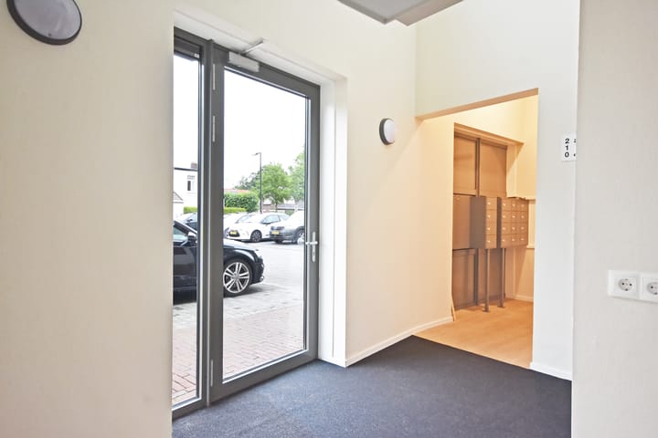 Appartement te koop: Jonkheer Hobbe Baerdt van Sminiaplein 23, Burgum