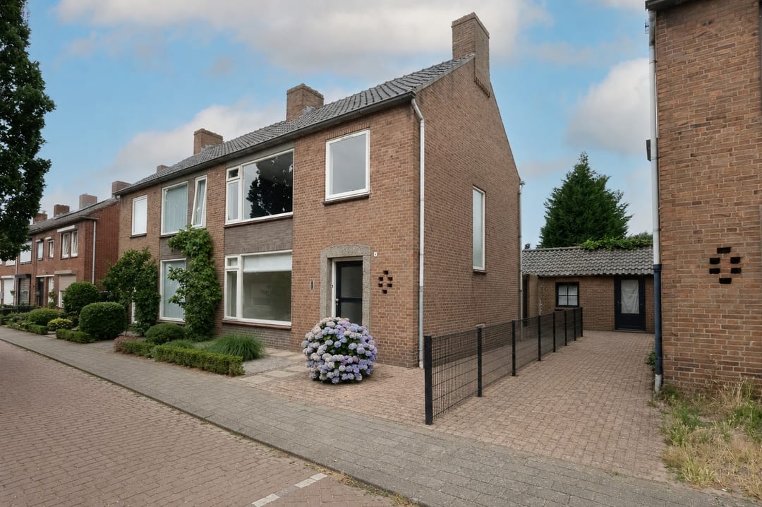 Photo 1 of Europastraat 19