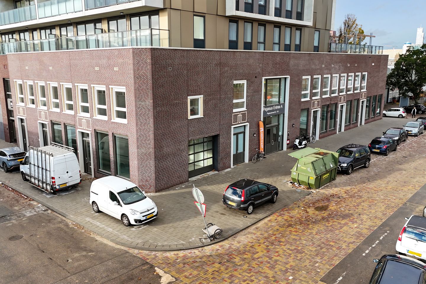 Bekijk foto 2 van Wegastraat 64
