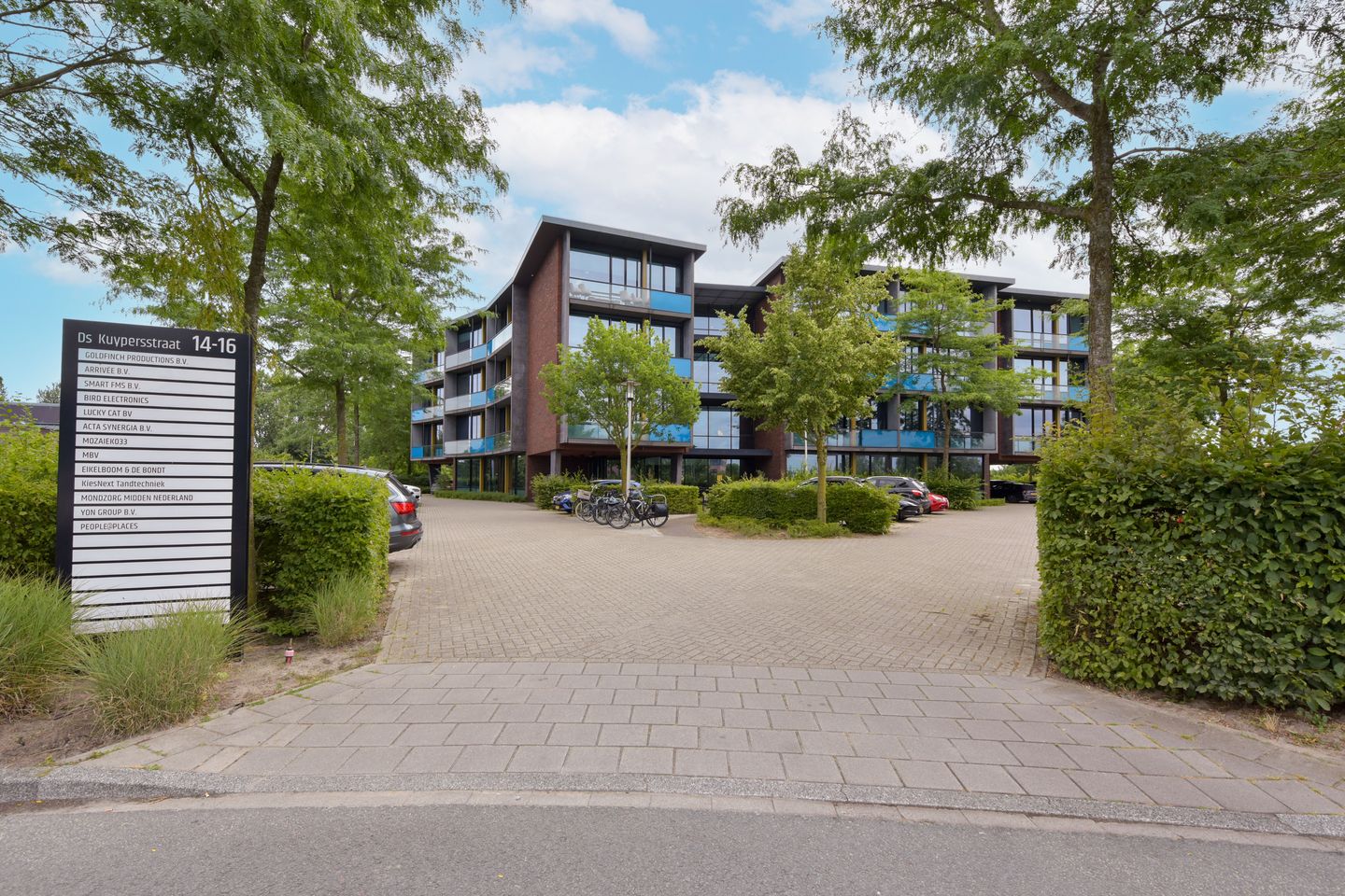 View photo 3 of ds. Kuypersstraat 16-t