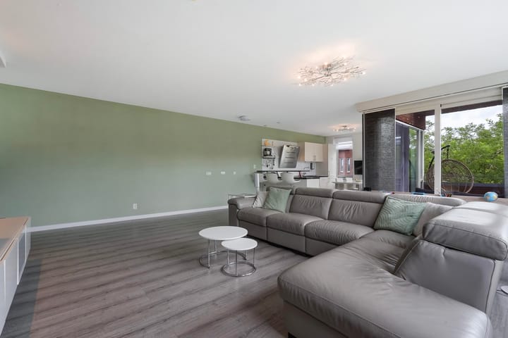 Appartement te koop: Van der Hoogenhof 3, 'S-Gravenhage