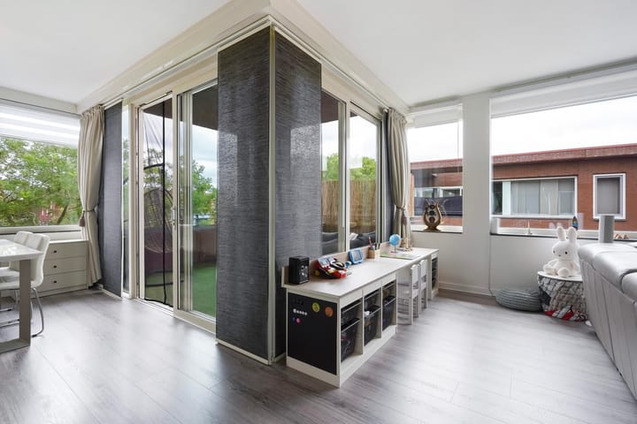 Appartement te koop: Van der Hoogenhof 3, 'S-Gravenhage