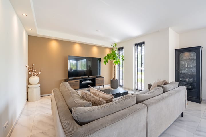 Vrijstaande woning te koop: Nobellaan 45, Almere