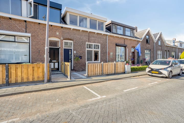 Tussenwoning te koop: Murraystraat 18, Pernis Rotterdam