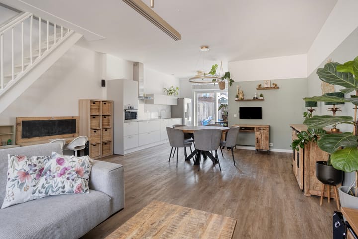 Tussenwoning te koop: Murraystraat 18, Pernis Rotterdam