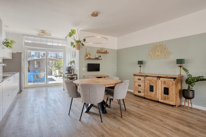 Tussenwoning te koop: Murraystraat 18, Pernis Rotterdam