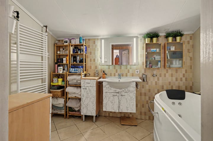 Hoekwoning te koop: Julianastraat 10, Ooltgensplaat
