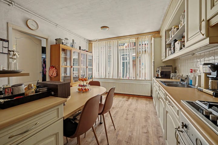 Hoekwoning te koop: Julianastraat 10, Ooltgensplaat