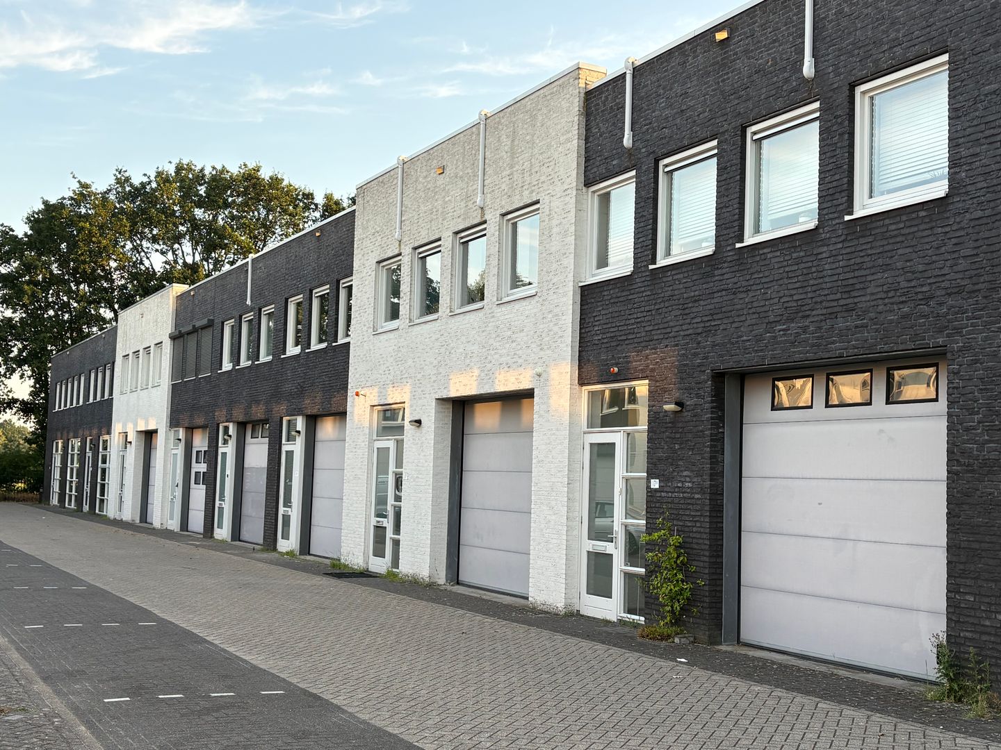 Bekijk foto 2 van Van Dijklaan 17-c