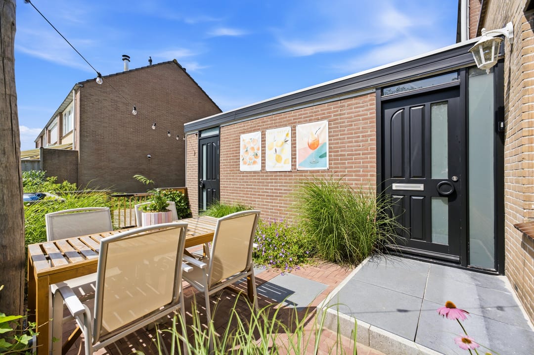Photo 37 of Gerard Dousingel 31