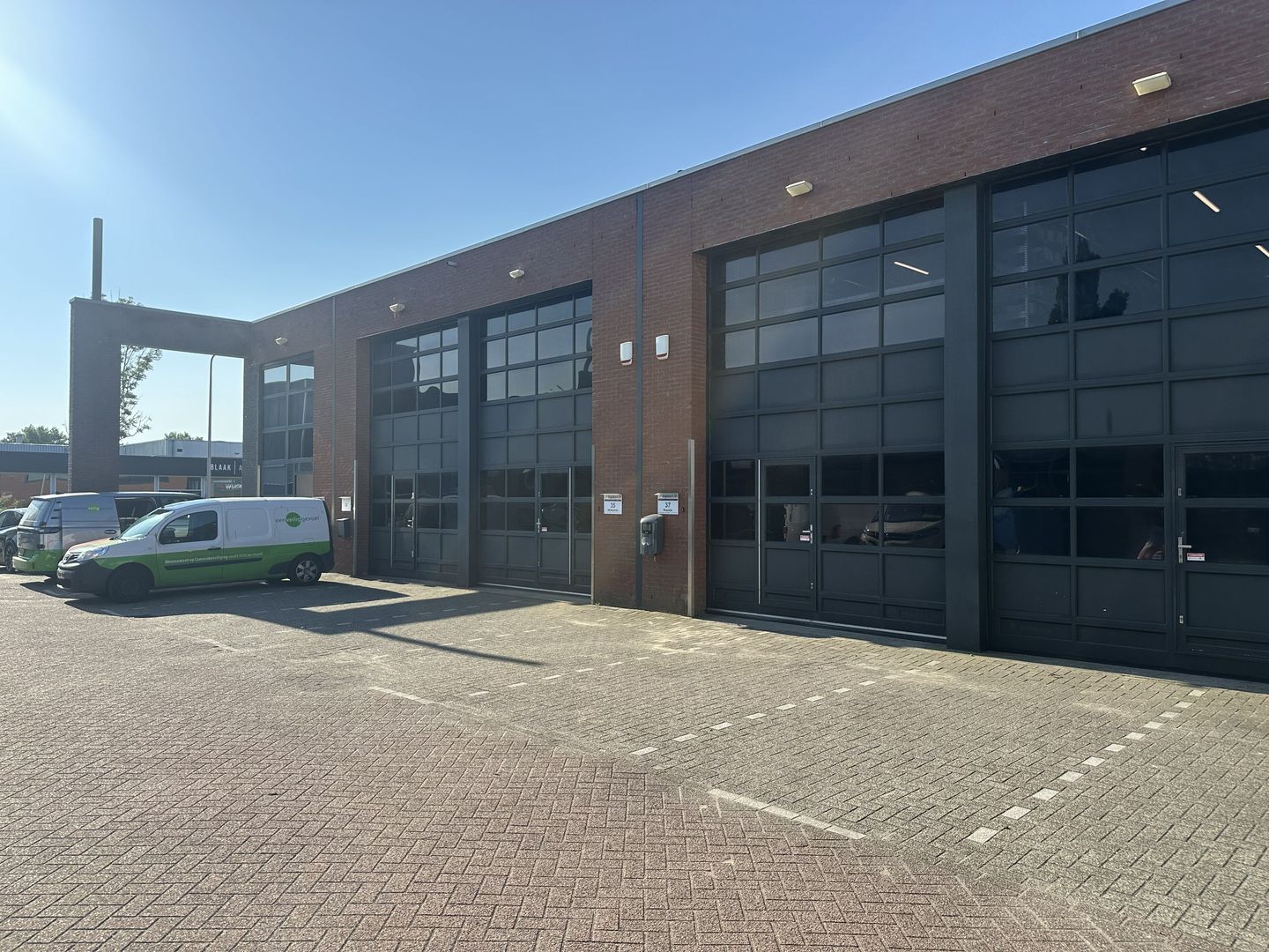 View photo 2 of Zadelmakerstraat 37