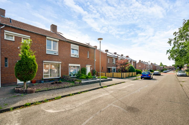 Photo 4 of Pr. Beatrixstraat 38