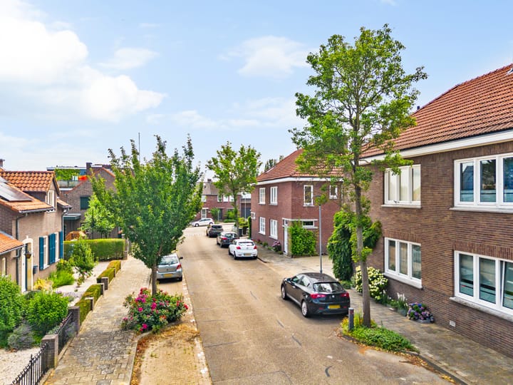Photo 4 of Burg. Cremersstraat 3