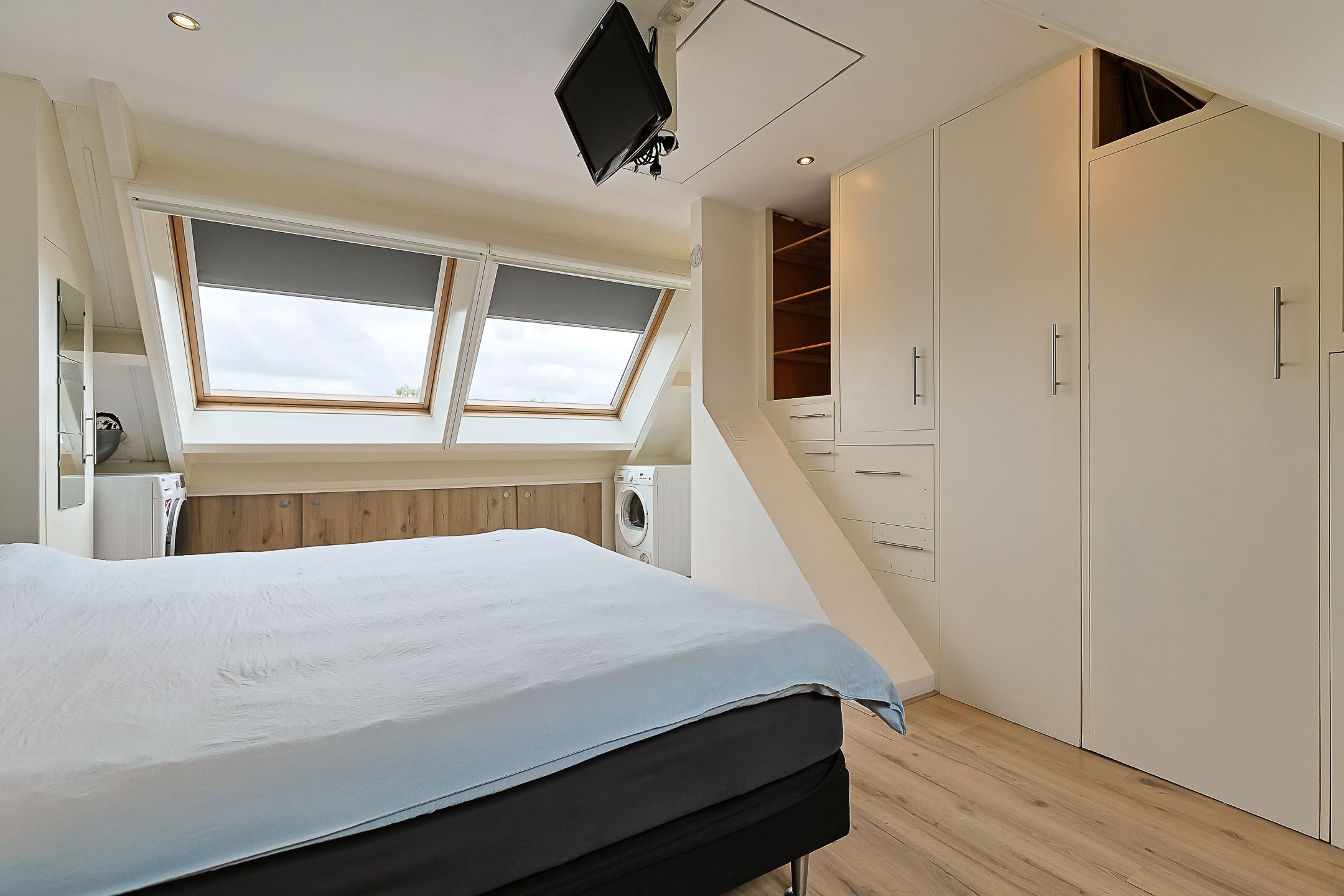 Photo 33 of Betsy Perkstraat 11