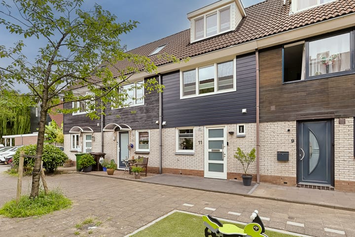 Photo 2 of Betsy Perkstraat 11