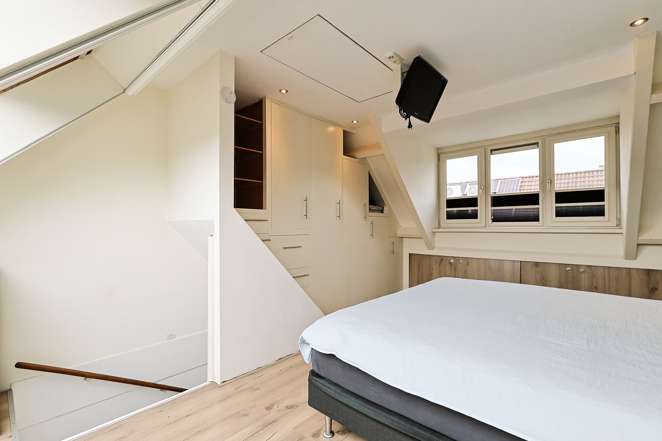 Photo 30 of Betsy Perkstraat 11