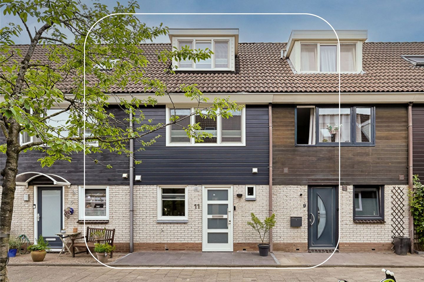 Photo 1 of Betsy Perkstraat 11