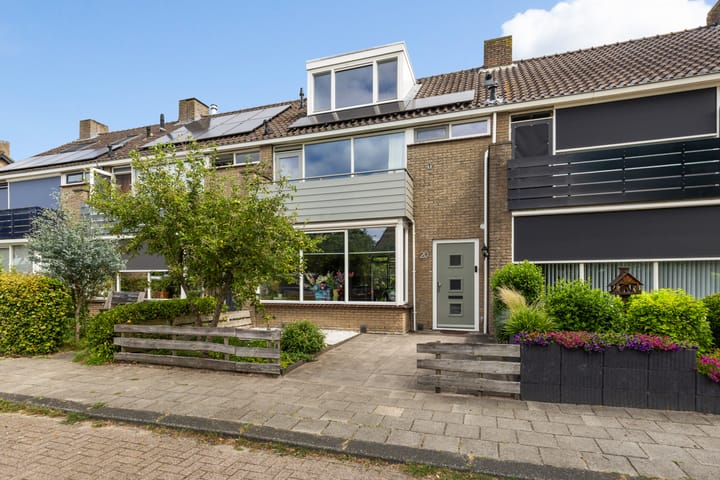 Tussenwoning te koop: Brahmslaan 20, Nijkerk