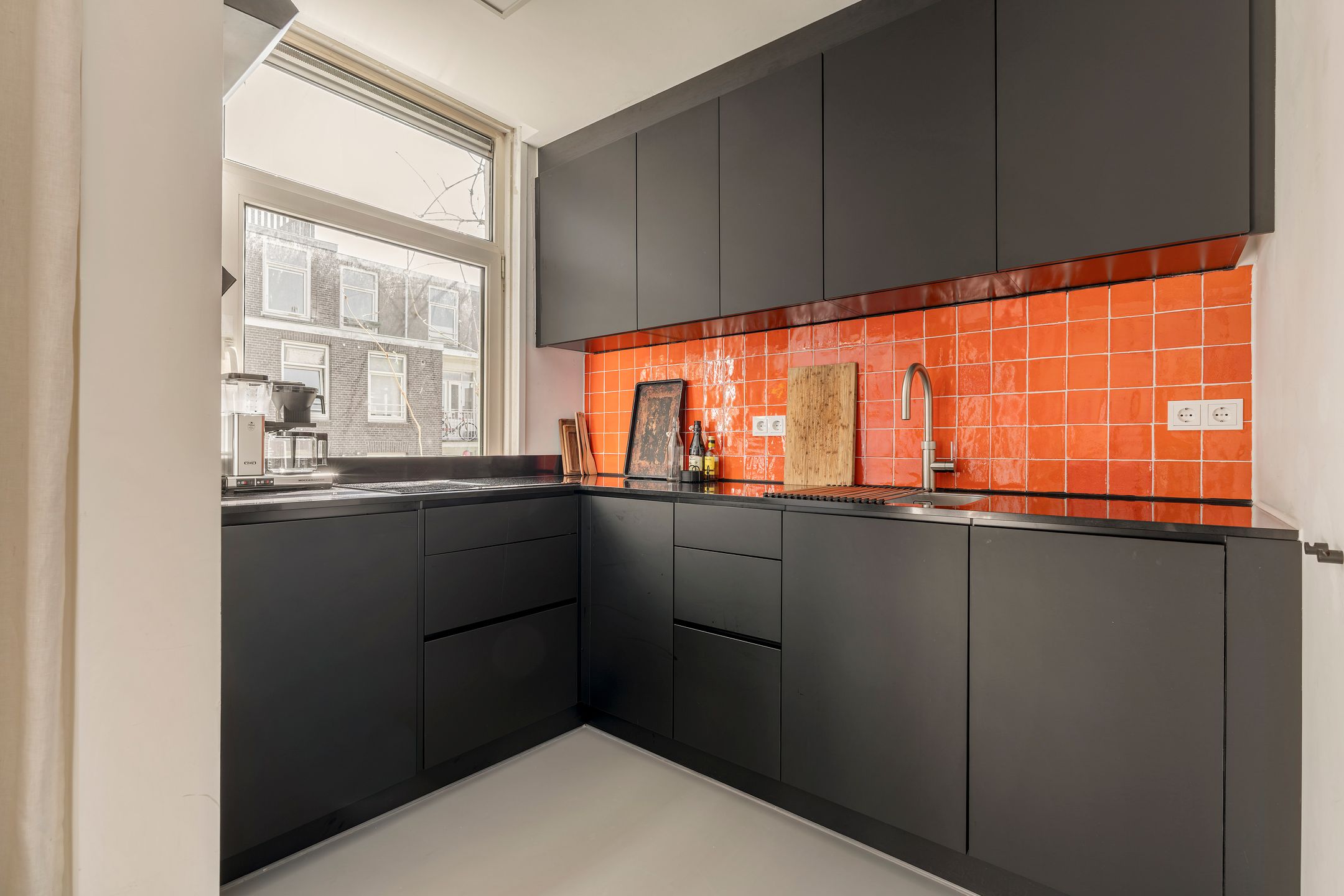 1-bedroom freehold villa in Amsterdam — photo 5 of 5