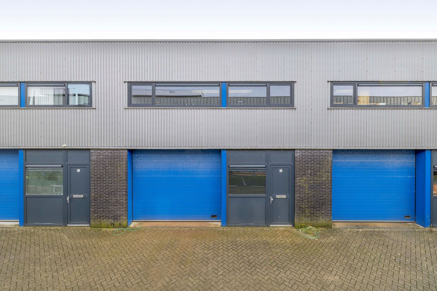 View photo 1 of Van der Waalsstraat 8-C